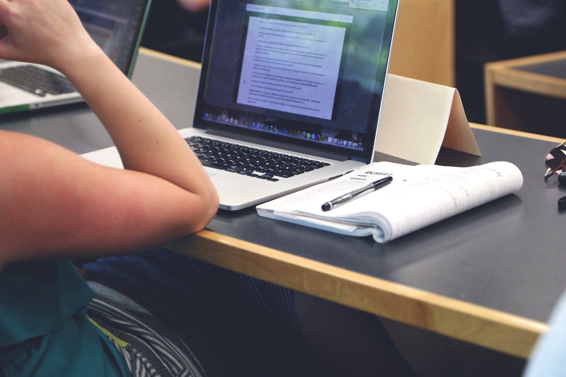 estudiando en aula virtual