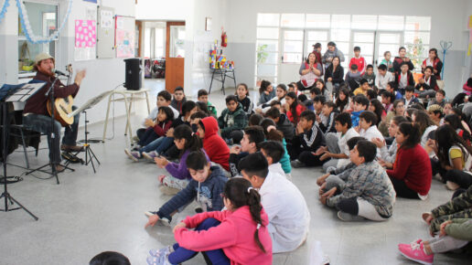 Presentación de Estepa en una escuela