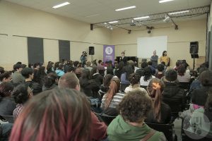 estudiantes en Auditorio
