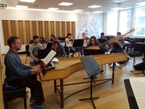 foto Claudio Poblete ensayando en el Colón