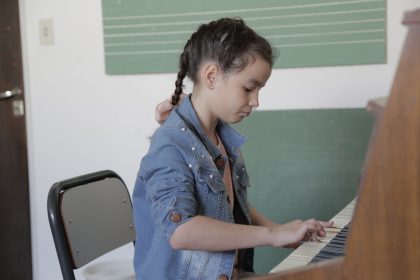 estudiante Iniciación Musical