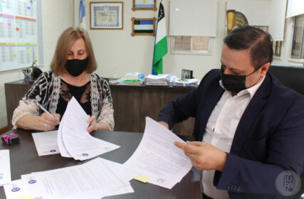 Rector y visitas Universidad de Chubut