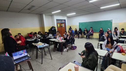 Elegí estudiar, visita a colegio secundario